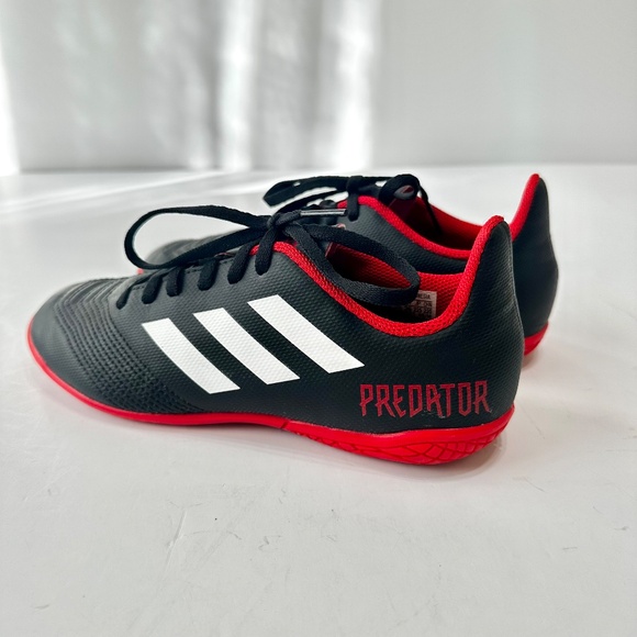 Adidas Boys Predator Indoor Soccer Shoes Size 4 Red White Black Cleats - Picture 7 of 9